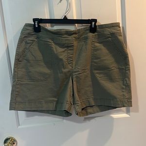 Westbound Olive pull-on shorts. Size 18.